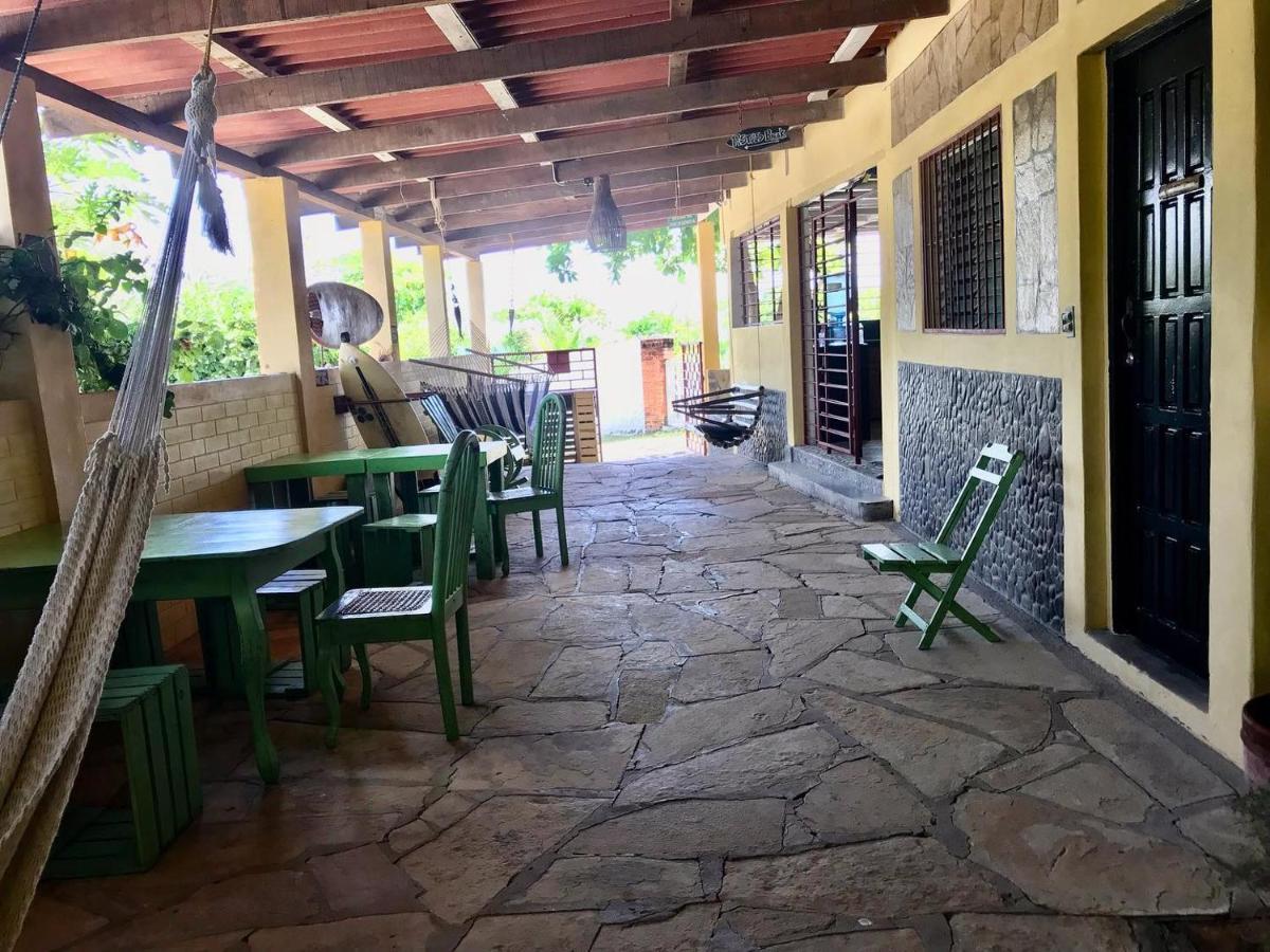 Bananoz Surfhouse Bed & Breakfast Transito Екстериор снимка